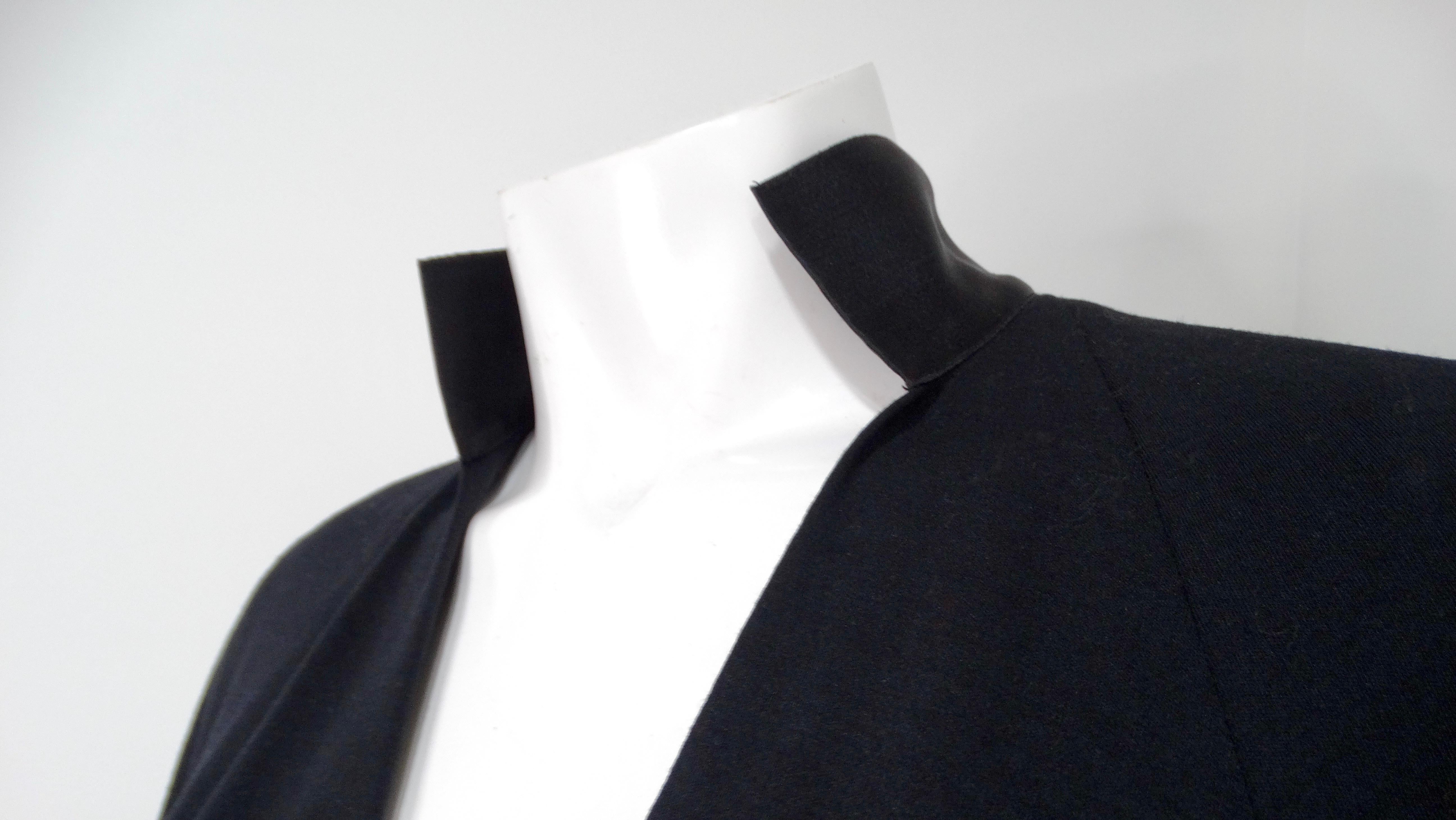 Chanel Black Ruched Waist V-Neck Long Sleeve Dress circa 1980s (Robe à manches longues à col en V et à taille froncée) Bon état - En vente à Scottsdale, AZ