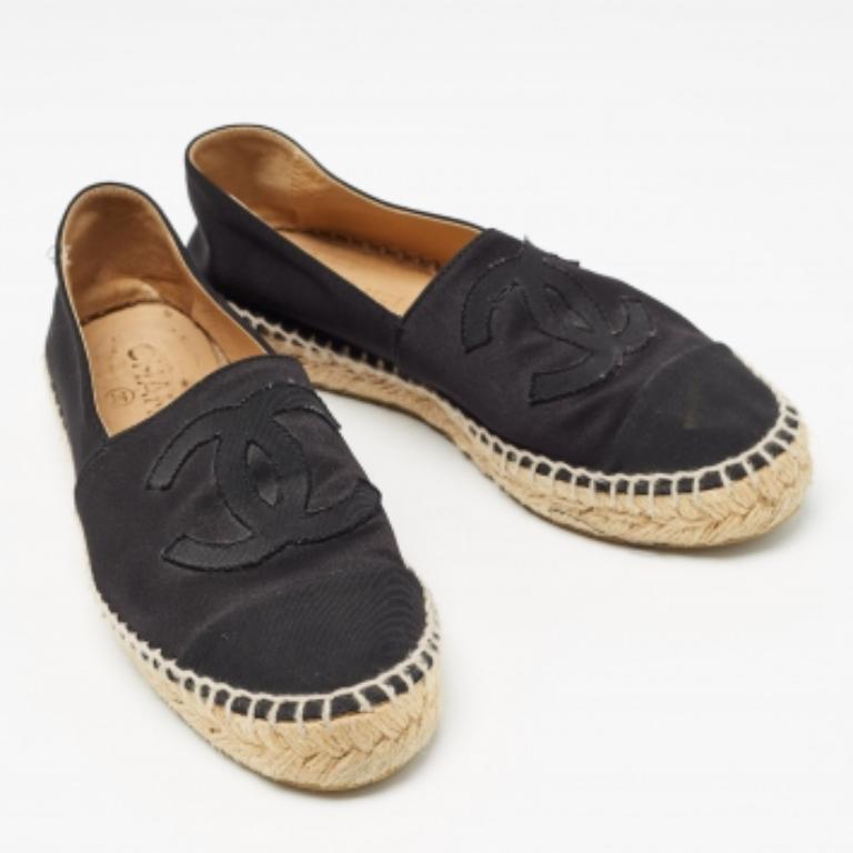 Chanel Espadrilles noires et toile CC, taille 35 en vente 2