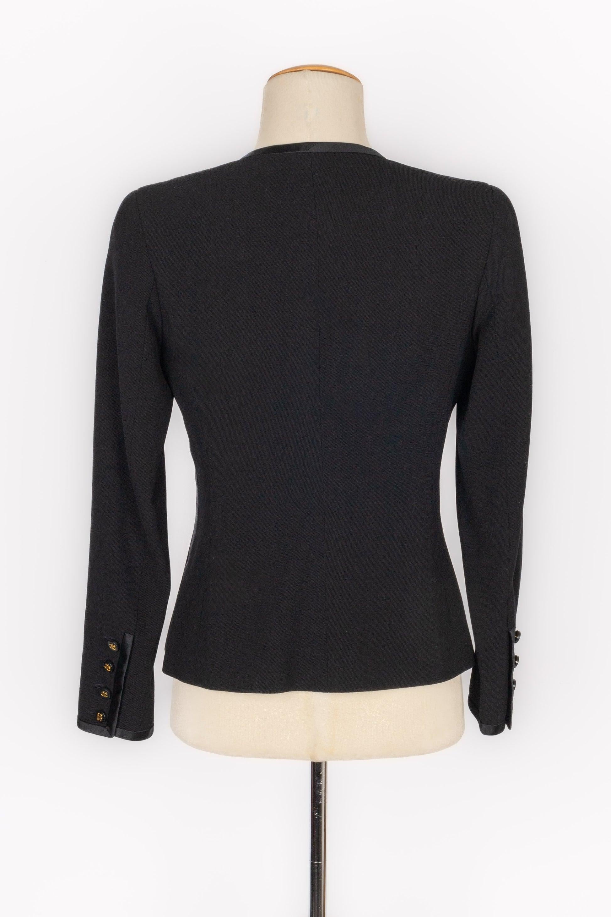 Chanel Schwarze Jacke aus Satin und Baumwolle, 1990er-Jahre im Zustand „Hervorragend“ in SAINT-OUEN-SUR-SEINE, FR