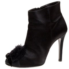 Chanel Schwarz Satin und Stoff CC Bow Mesh Kamelie Stiefeletten Größe 38