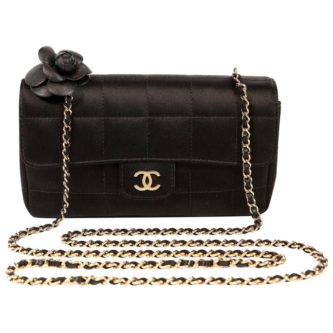 Chanel Schwarz Satin Kamelie Cross Body Bag