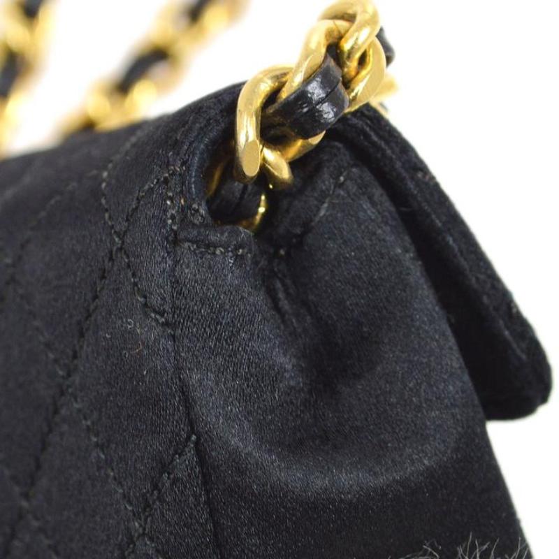 CHANEL Black Satin Gold Micro Party Evening Shoulder Pochette Flap Bag Bon état - En vente à Chicago, IL