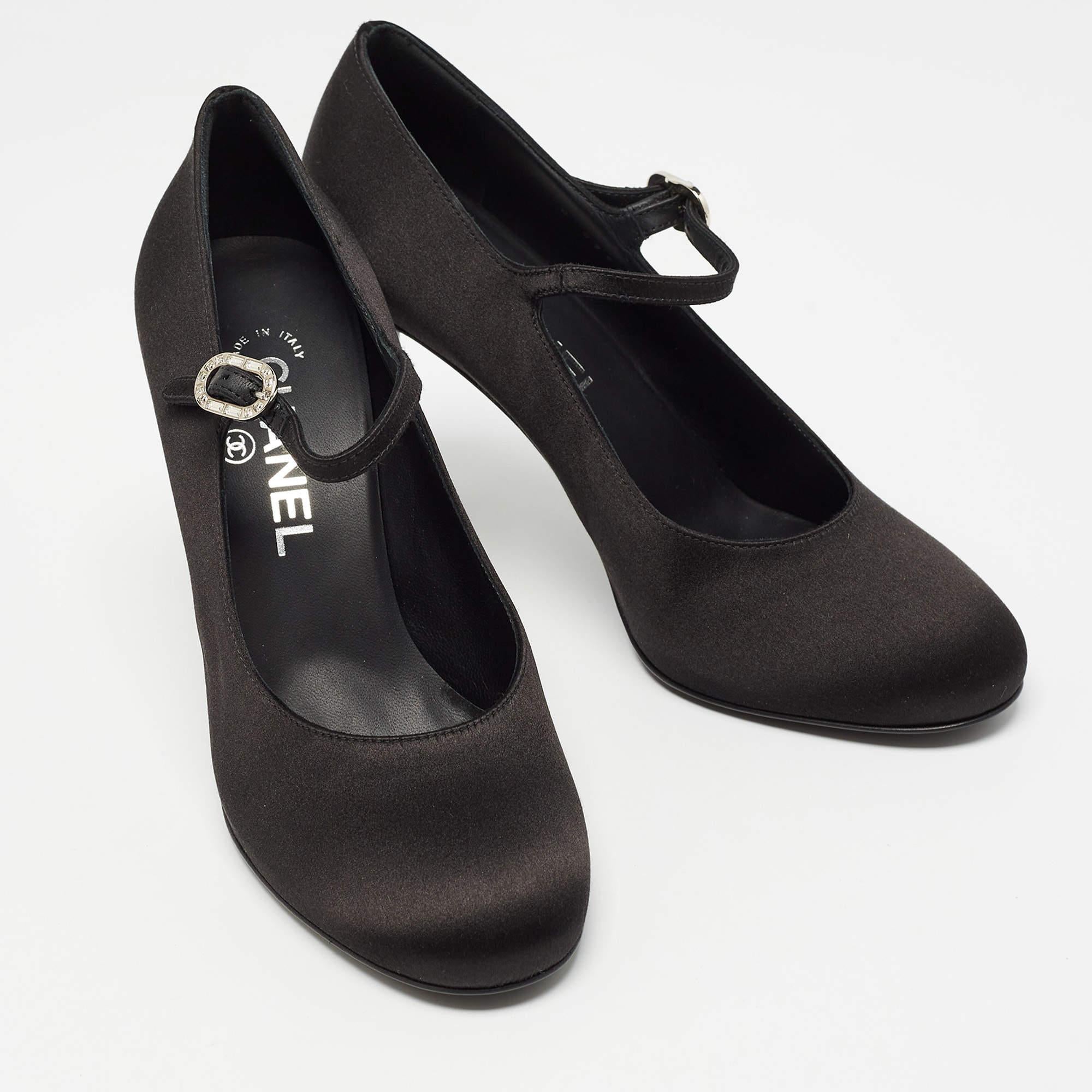 Women's Chanel Black Satin Interlocking CC Logo Pumps Size 37.5