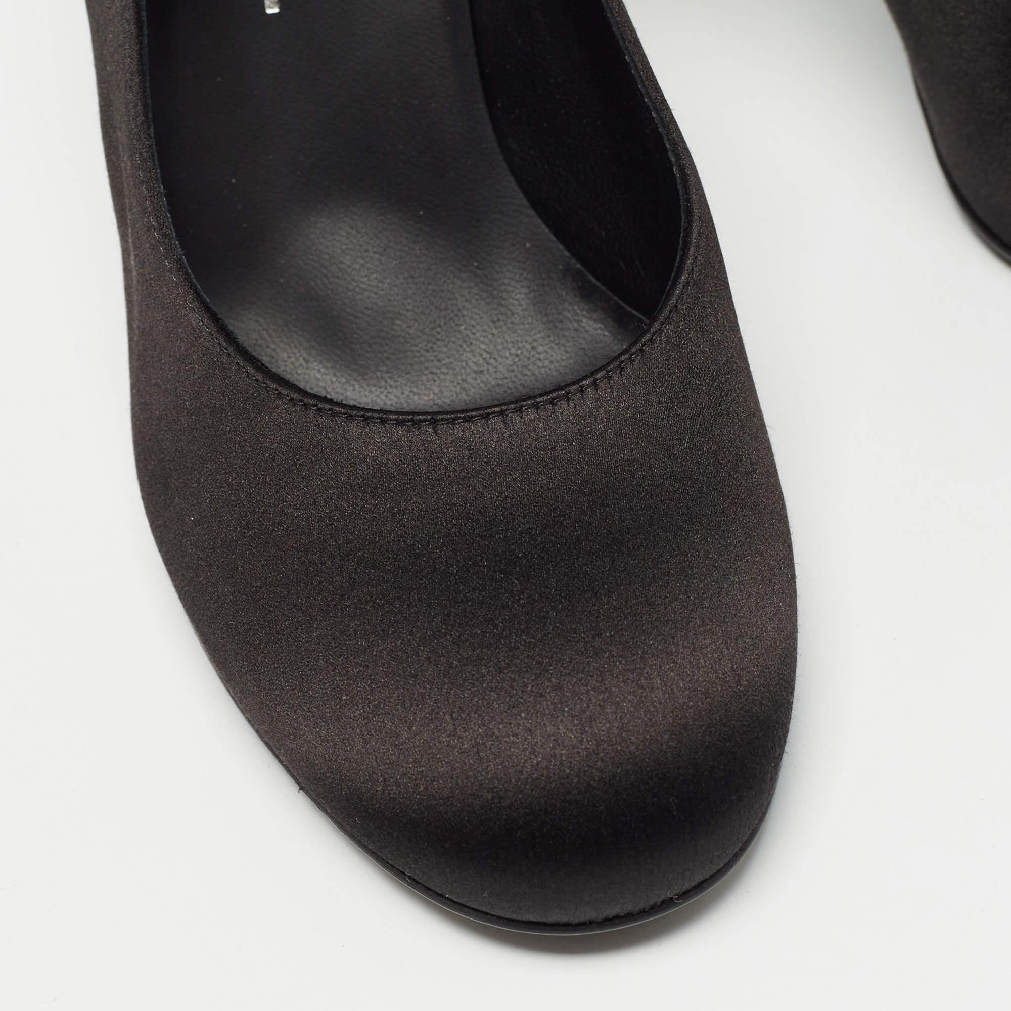 Chanel Black Satin Interlocking CC Logo Pumps Size 37.5 3