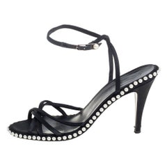 Chanel Sandali alla caviglia in raso nero impreziositi da perle misura 39,5