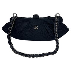 Chanel - Sac de soirée en satin matelassé noir