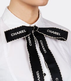 Chanel - Épingle à ruban vintage en satin noir