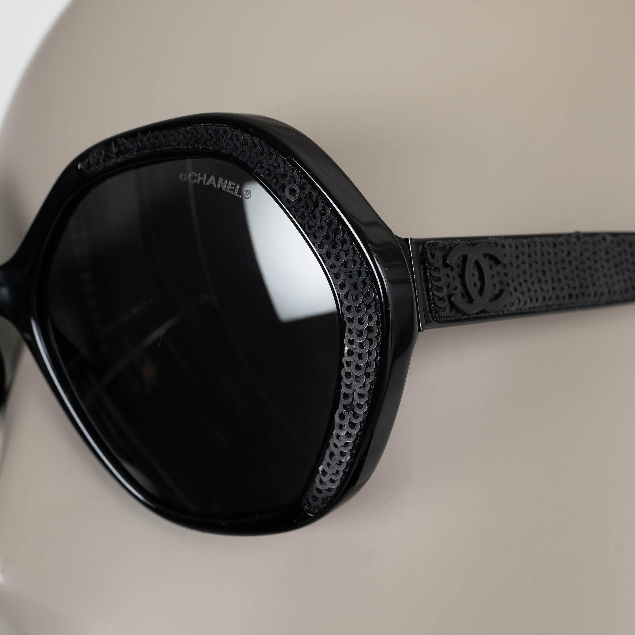 De las mujeres CHANEL negro SEQUIN EMBELLISHED ROUND Gafas de sol 5451 en venta
