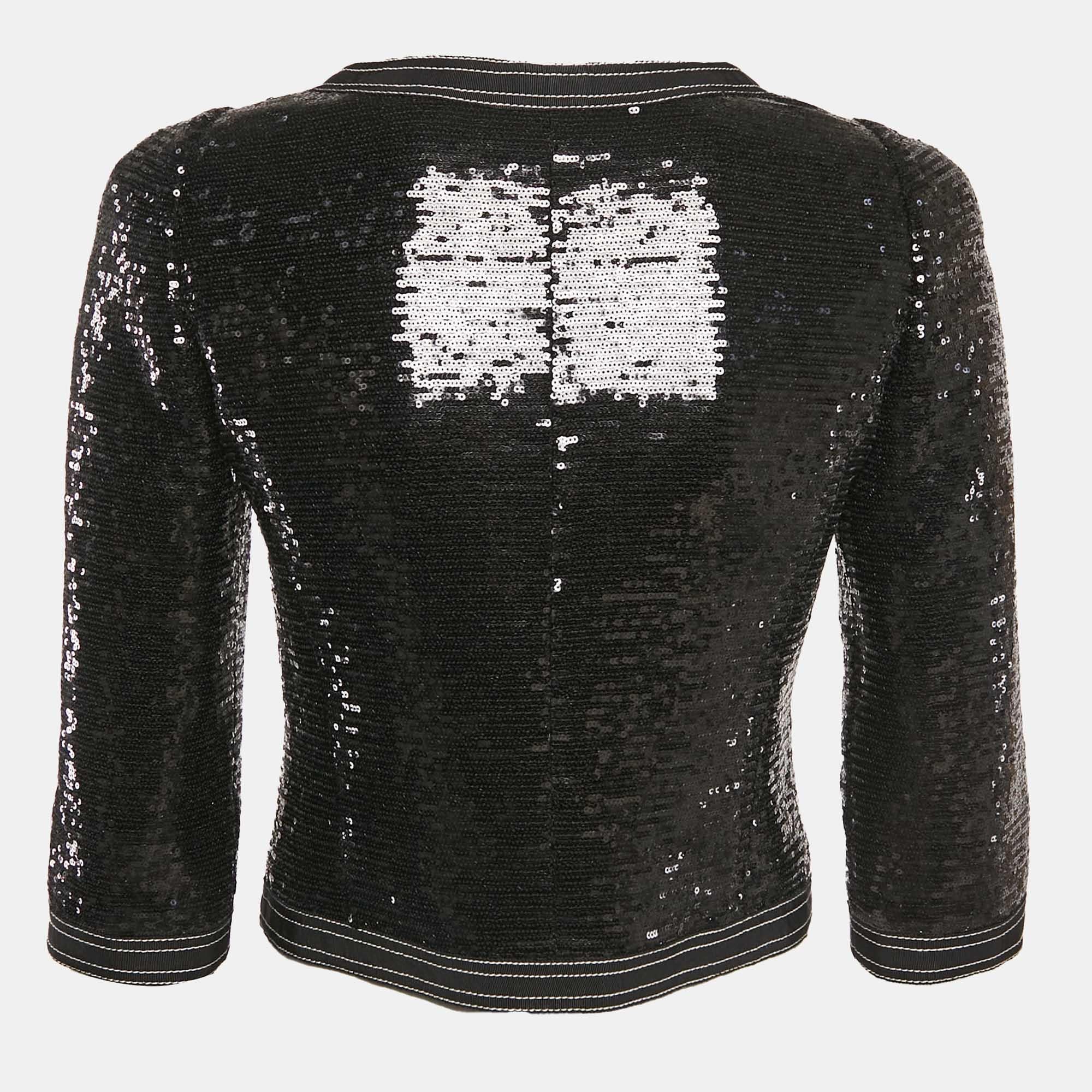 Infusez une dose supplémentaire de style à votre tenue grâce à cette veste très tendance. Fabriqué à partir de matériaux de qualité  il incarne une ambiance contemporaine et présente des caractéristiques fonctionnelles.