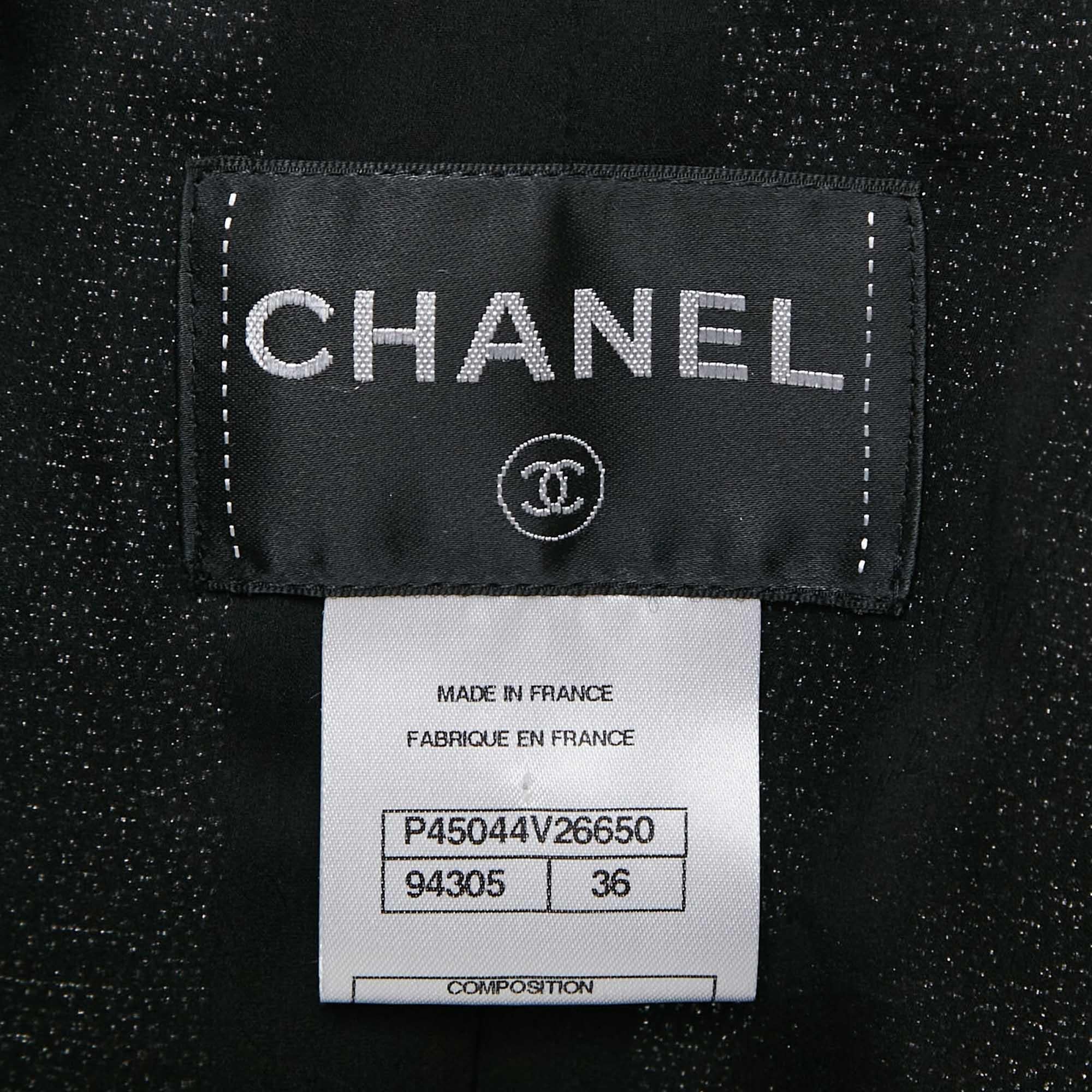 Veste à sequins noire à fermeture éclair Chanel S Excellent état - En vente à Dubai, Al Qouz 2