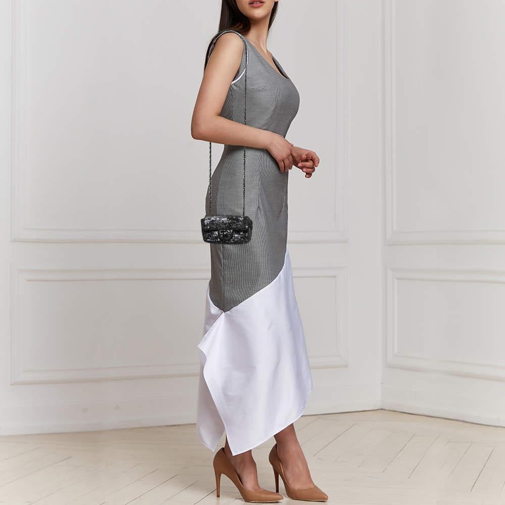 Chanel Black Sequin Leather CC Mini Single Flap Bag In Good Condition In Dubai, Al Qouz 2