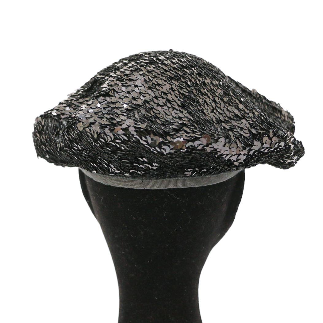 Berretto con paillettes nere di Chanel In condizioni ottime in vendita a Paris, FR
