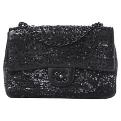 Chanel Borsa a tracolla nera con paillettes So Classic Jumbo Maxi