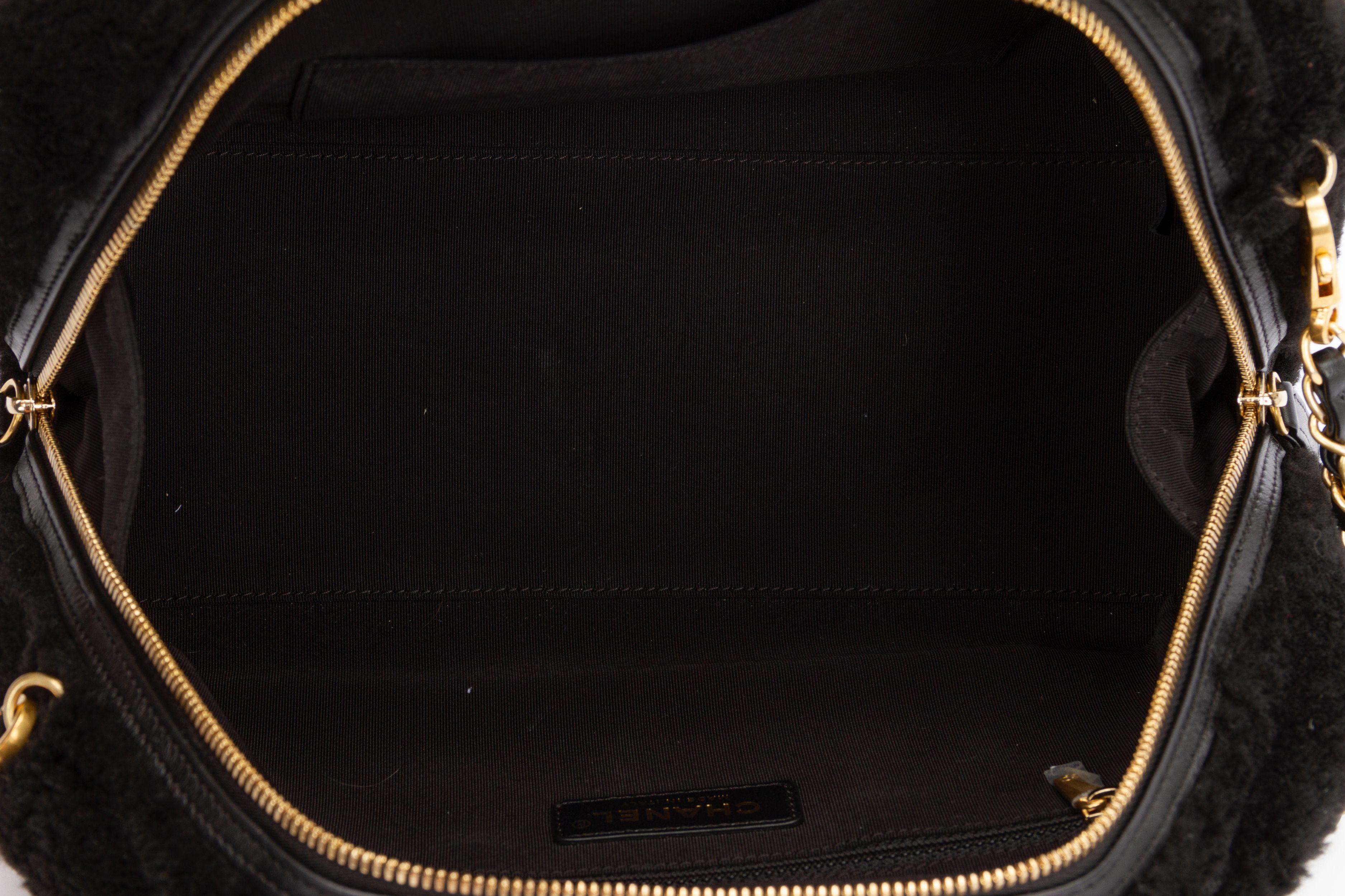Chanel Black Shearling Bowler Bag Strap For Sale 1