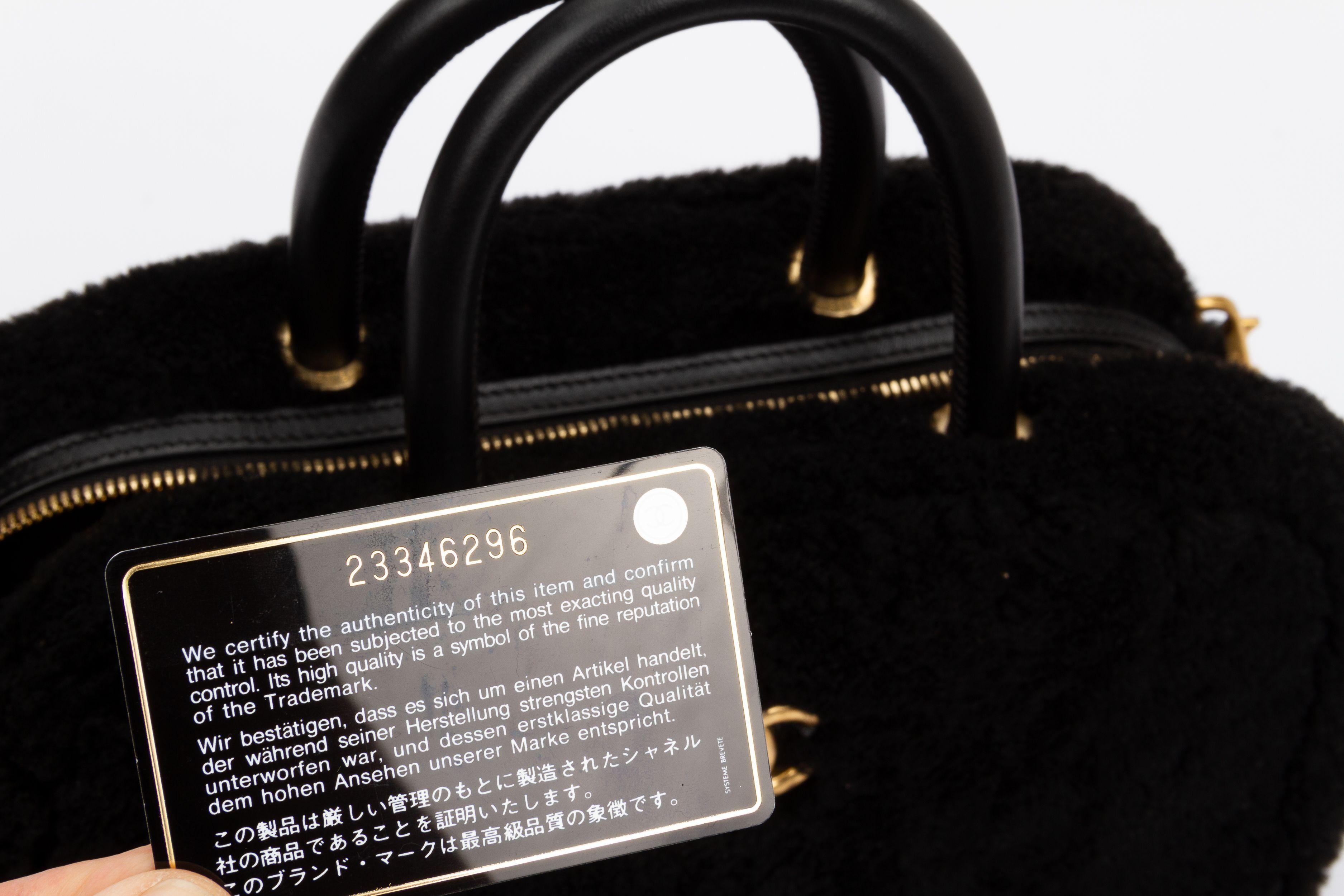 Chanel Black Shearling Bowler Bag Strap For Sale 2