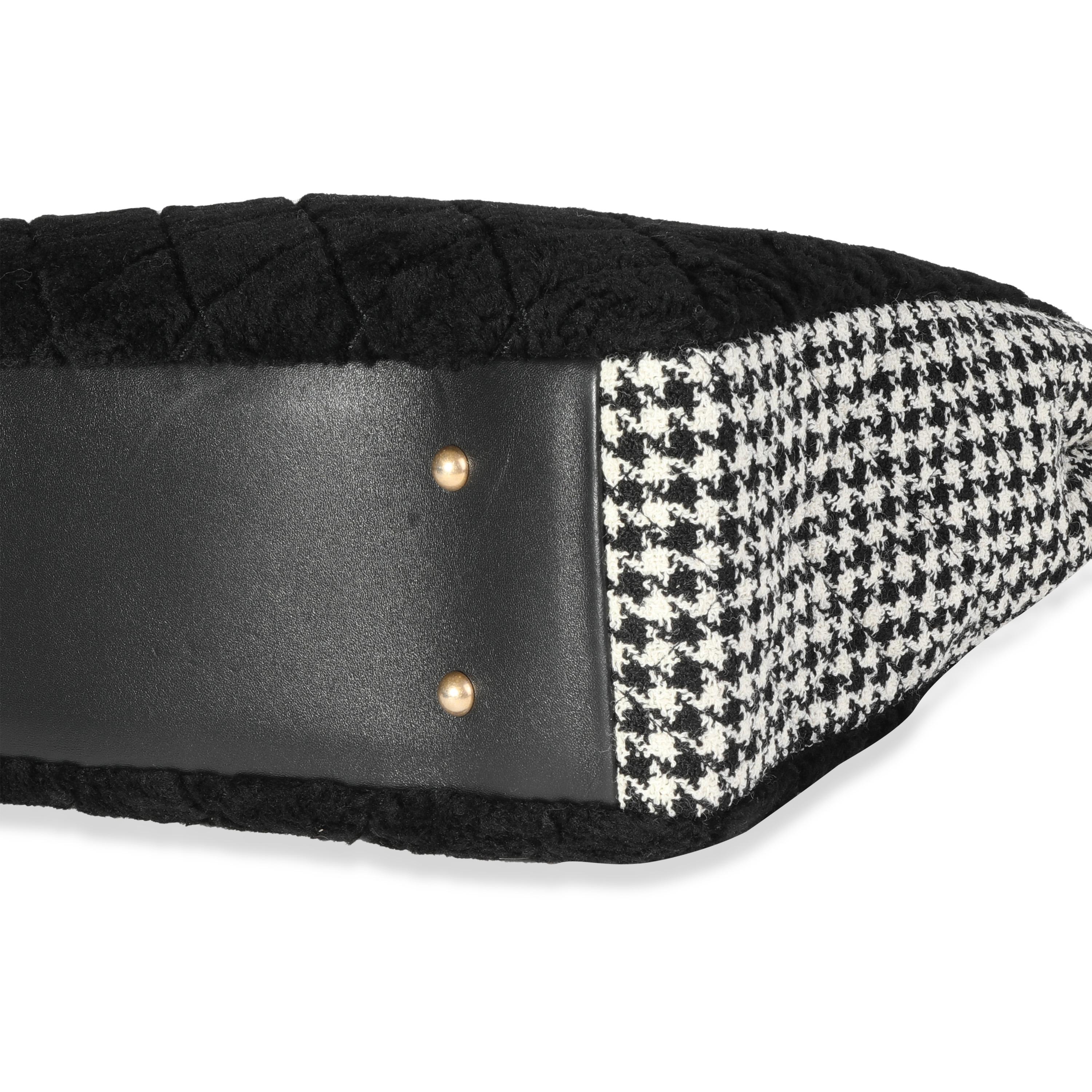 Donna Chanel Borsa in pelle di montone e pied de poule nera