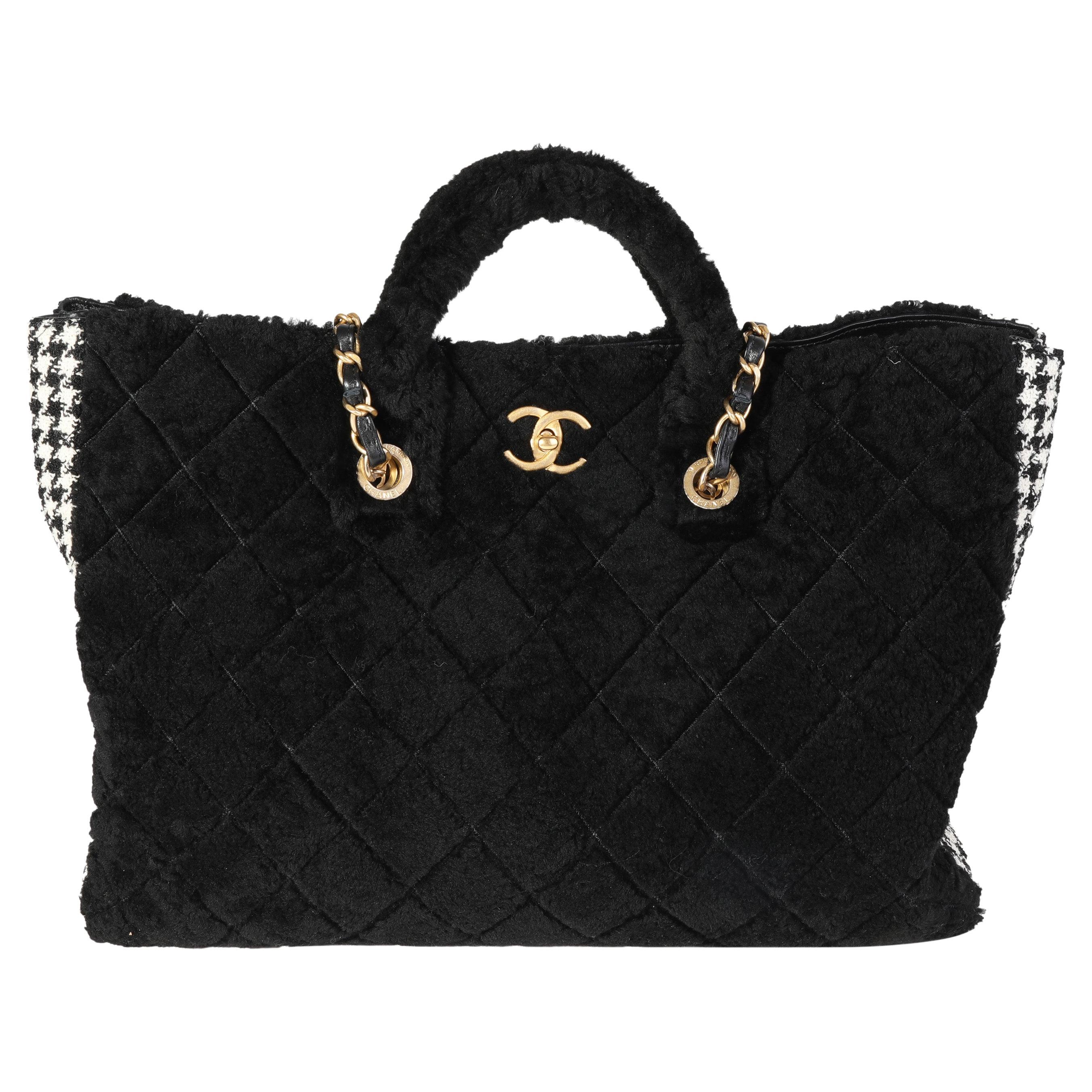 Chanel Tote 2020 - 6 For Sale on 1stDibs