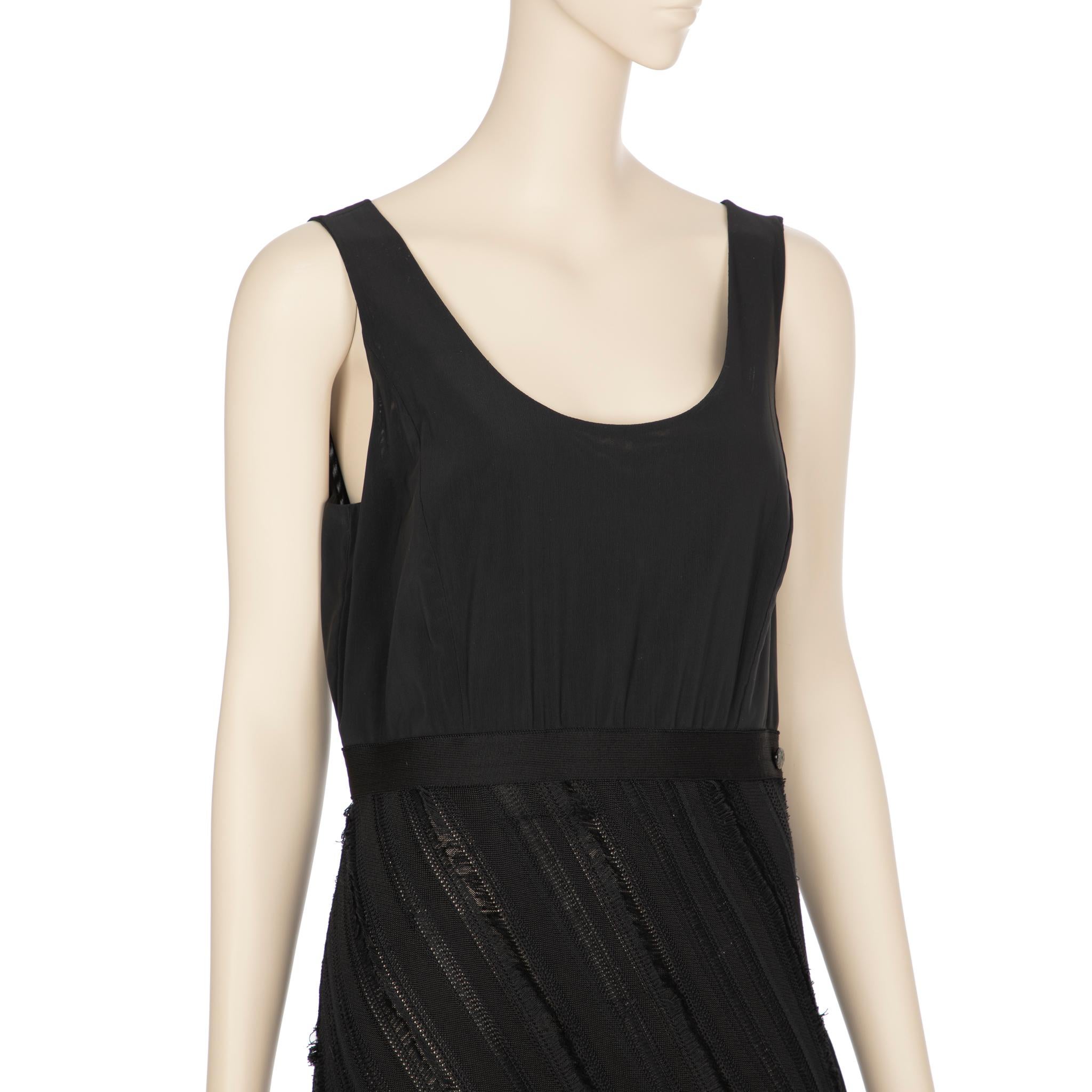 Chanel Black Shift Dress 42 FR In Excellent Condition For Sale In DOUBLE BAY, NSW