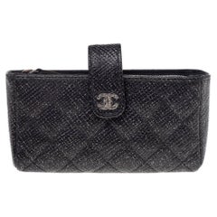 Chanel Schwarz schimmerndes gestepptes Leder CC Telefontasche