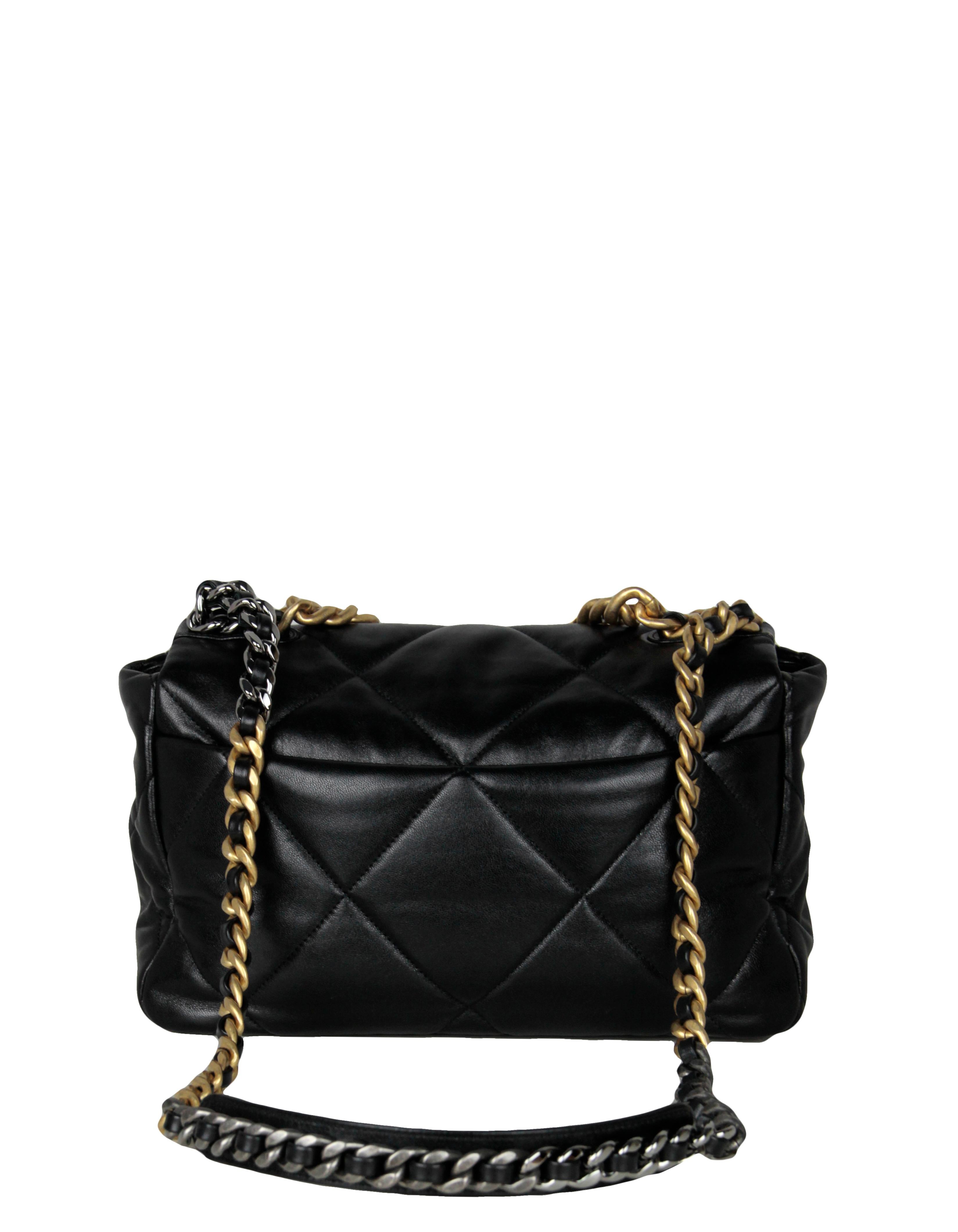 Chanel Black Shiny Calfskin Leather Quilted Large 19 Flap Bag In Excellent Condition In New York, NY