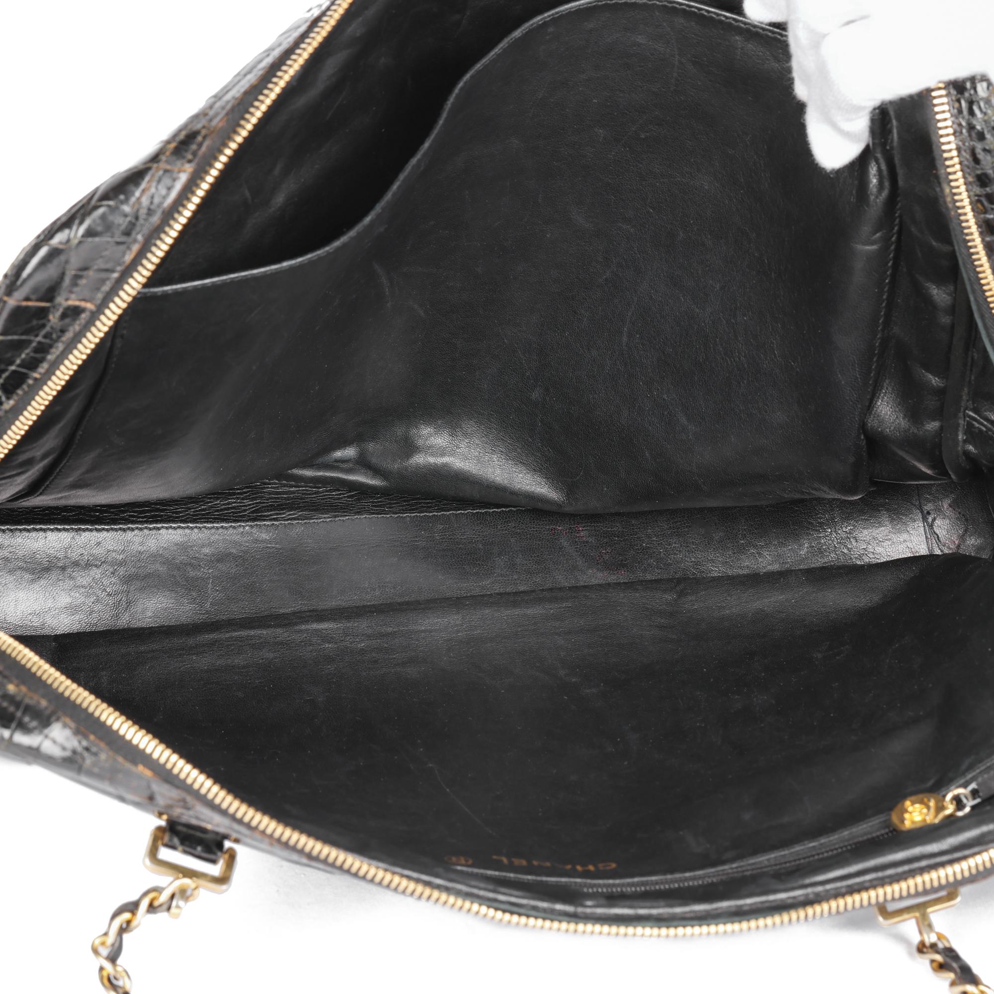 CHANEL  Black Shiny Crocodile Leather Vintage Camera Bag For Sale 8