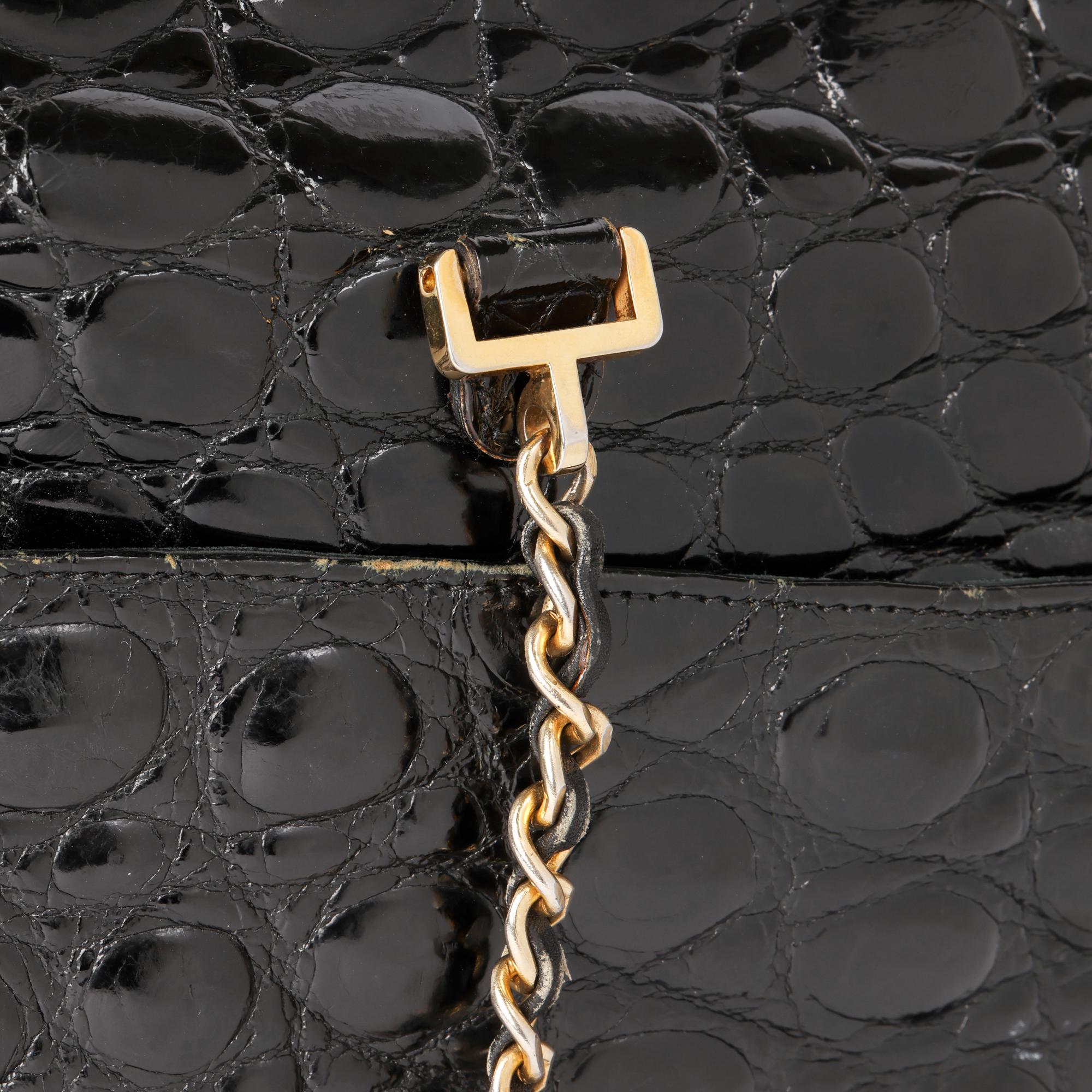 Chanel - Sac d'appareil photo vintage en cuir de crocodile noir brillant en vente 2