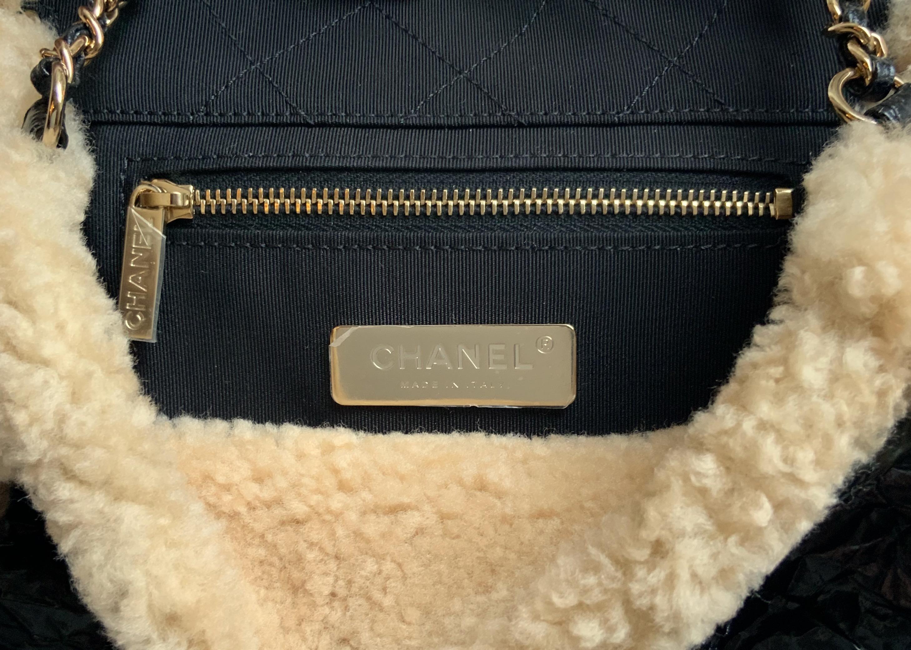 Chanel Black Shiny Crumpled Sheepskin and Shearling Sheepskin Flap Bag 4