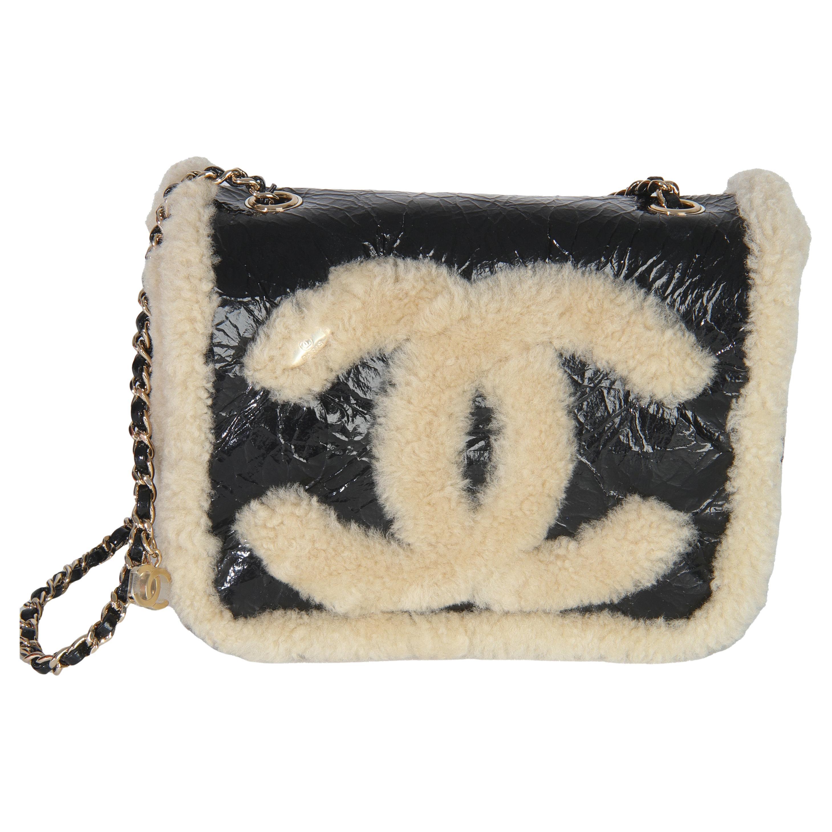 Chanel Black Shiny Crumpled Sheepskin Shearling CC Mania Flap Bag For Sale