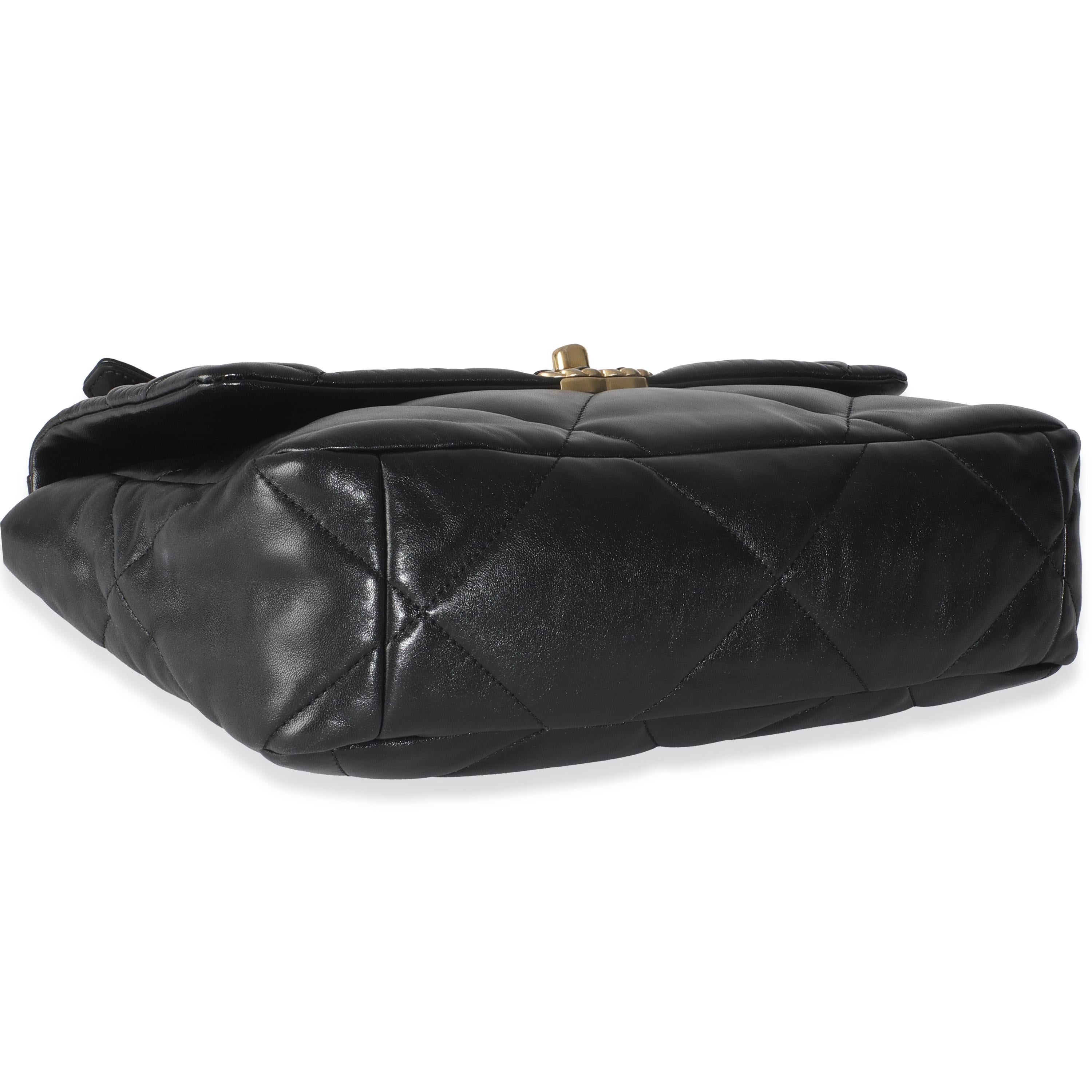 Chanel Black Shiny Lambskin Large Chanel 19 Flap Bag Pour femmes en vente