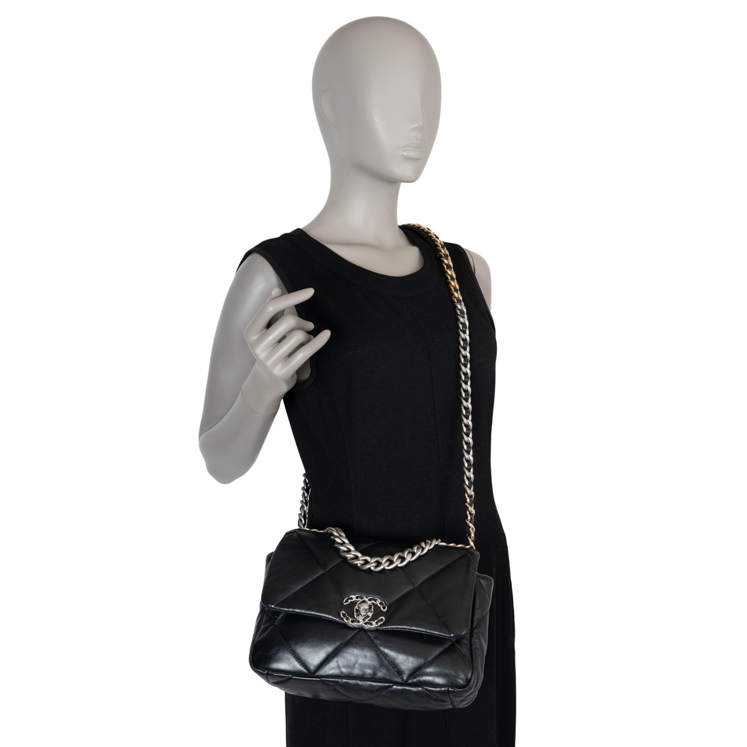 CHANEL black shiny lambskin leather 19 MEDIUM Shoulder Bag For Sale 6