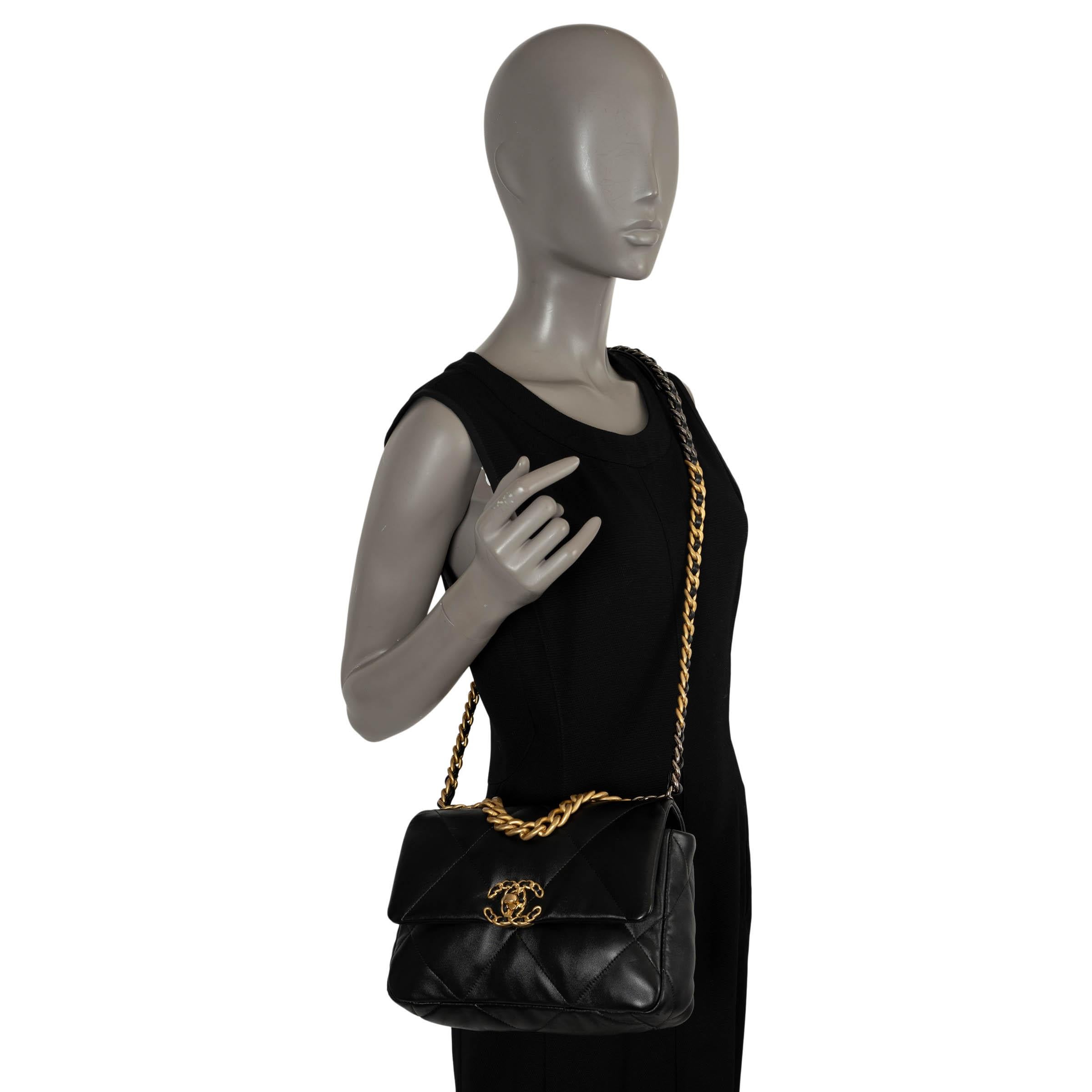 CHANEL black shiny lambskin leather 19 MEDIUM Shoulder Bag 5