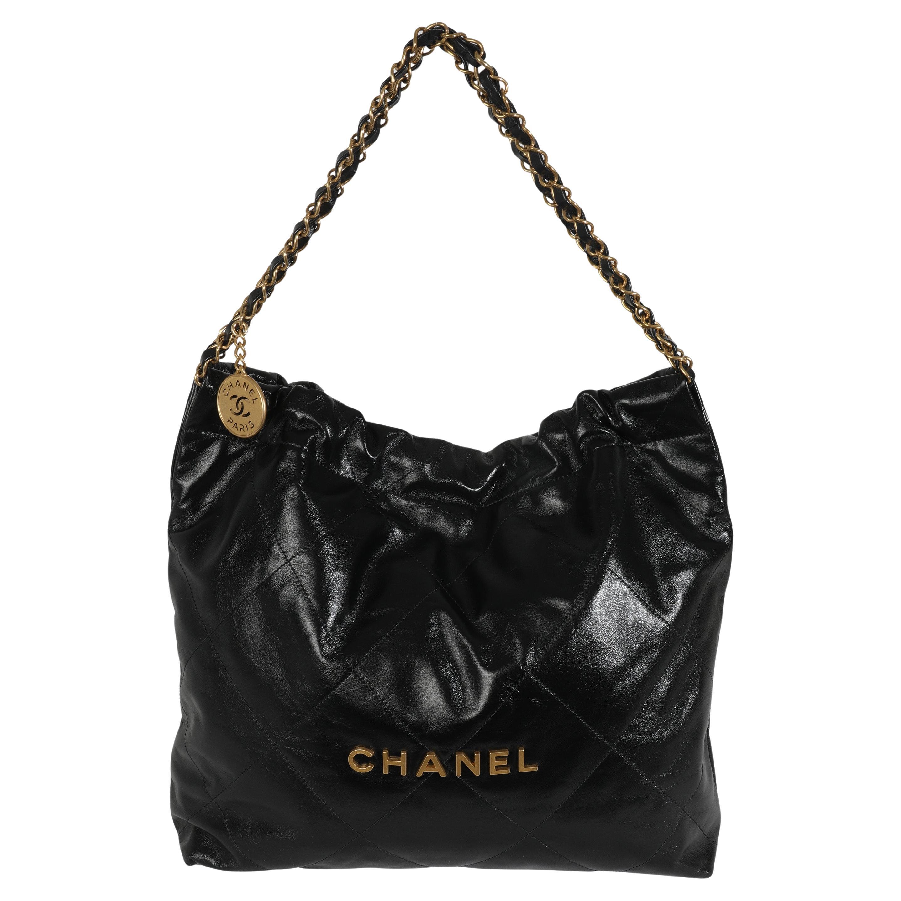 Chanel Nero Lucido Trapuntato in Pelle di Vitello Medio Chanel 22 Hobo