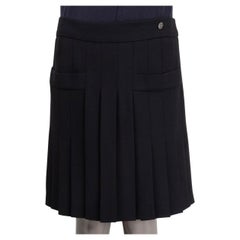CHANEL black silk 2012 12K PLEATED Knee-Length Skirt 40 M