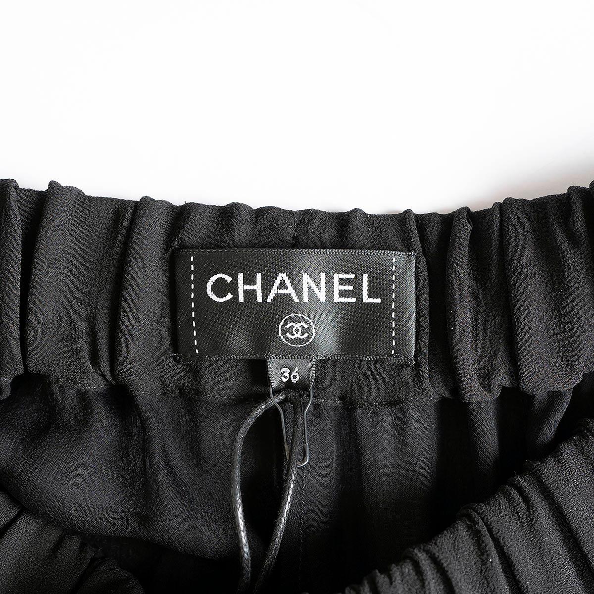 CHANEL Pantalon à lèvre en soie noire 16A ROME CHIFFON 38 S, 2016 en vente 1