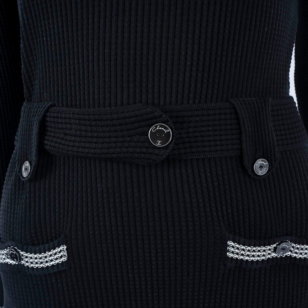 CHANEL black silk 2022 22C DUBAI CONTRAST TRIM KNIT Dress 36 XS For Sale 4