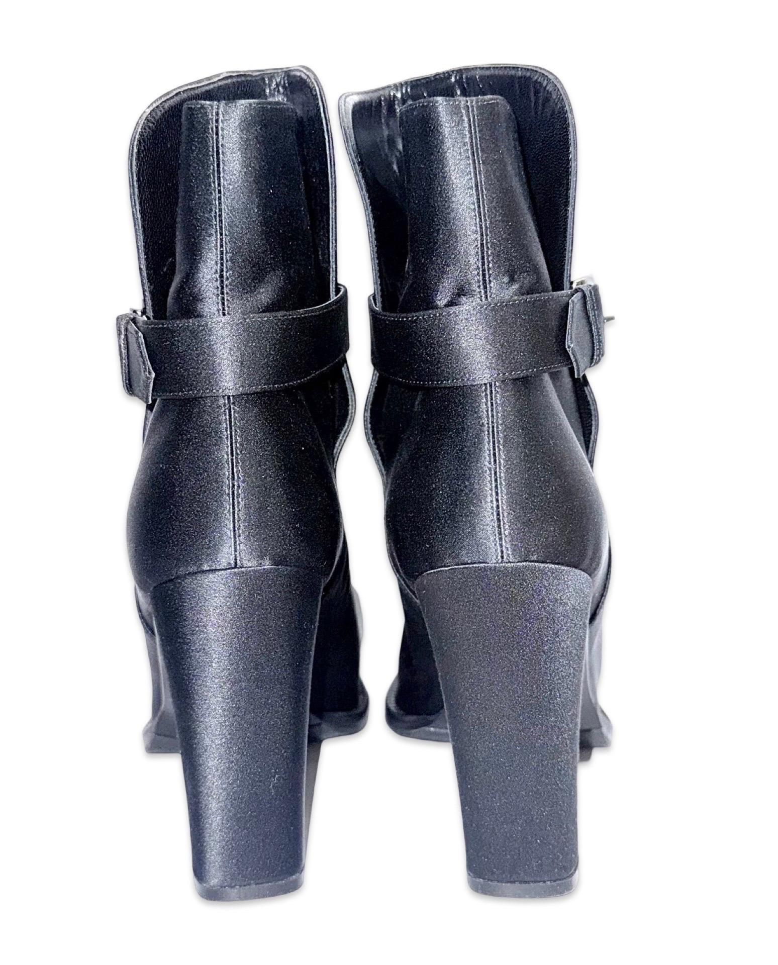 Chanel black silk ankle boots In Excellent Condition For Sale In Sheung Wan, HK