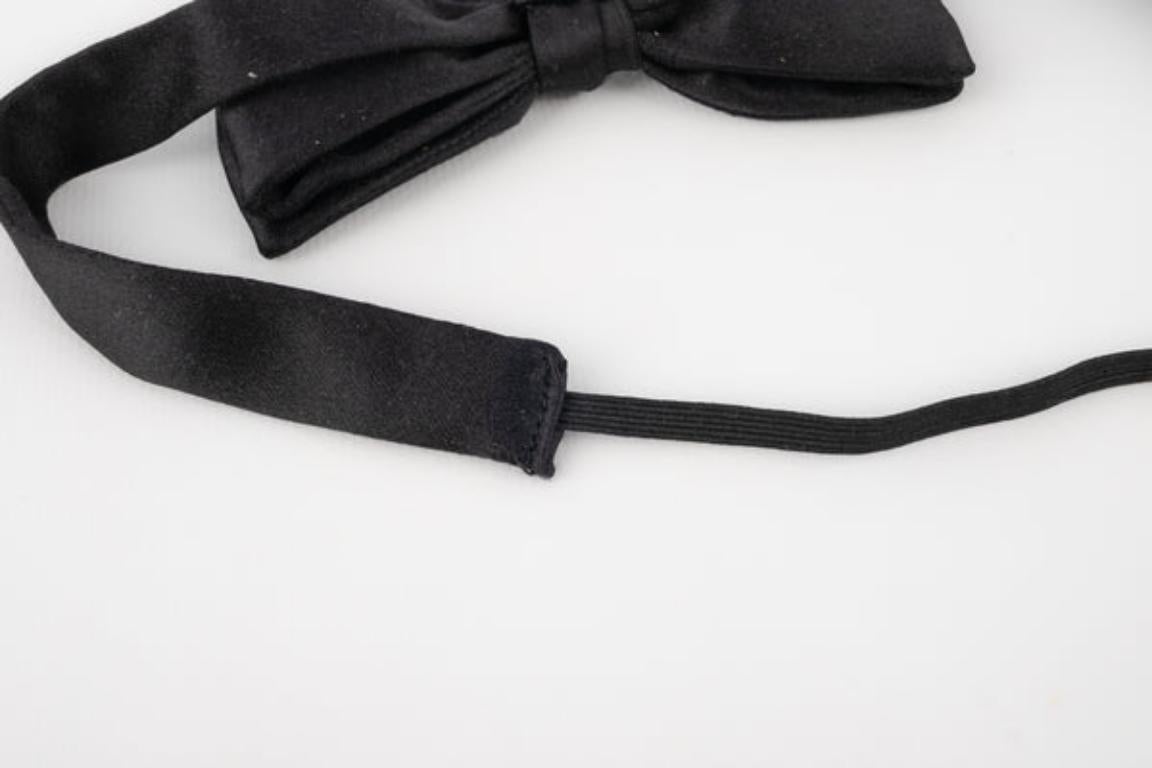 Chanel Black Silk Bow Tie In Excellent Condition In SAINT-OUEN-SUR-SEINE, FR