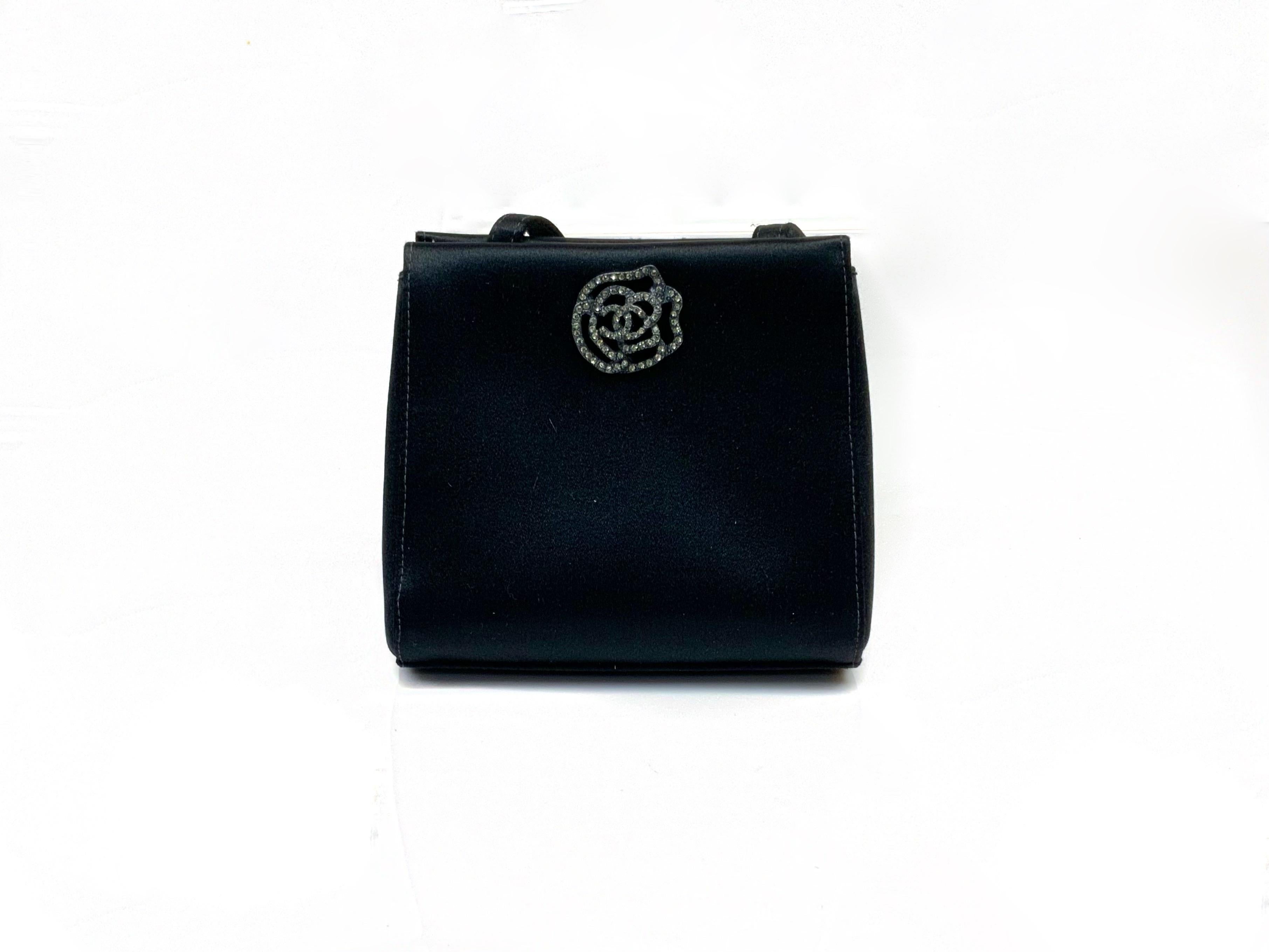 Chanel Black Silk Camellia Evening bag  In Good Condition In West Palm Beach, FL