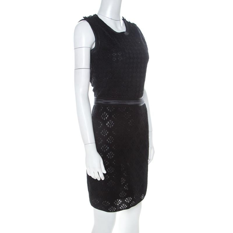 Chanel Black Silk Crochet Lace Overlay Sleeveless Sheath Dress S In Good Condition In Dubai, Al Qouz 2