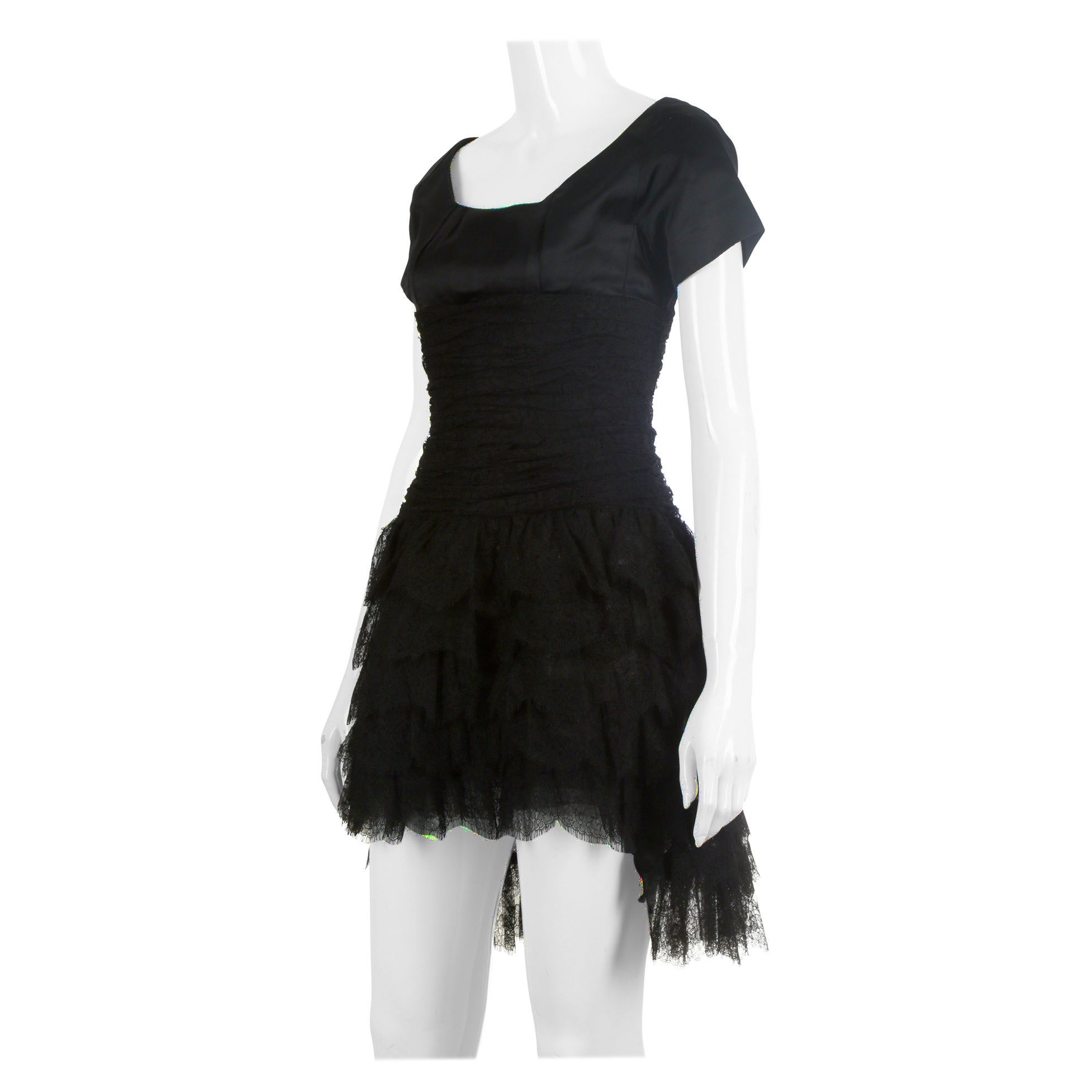 Robe de cocktail courte en soie et dentelle noires Chanel
