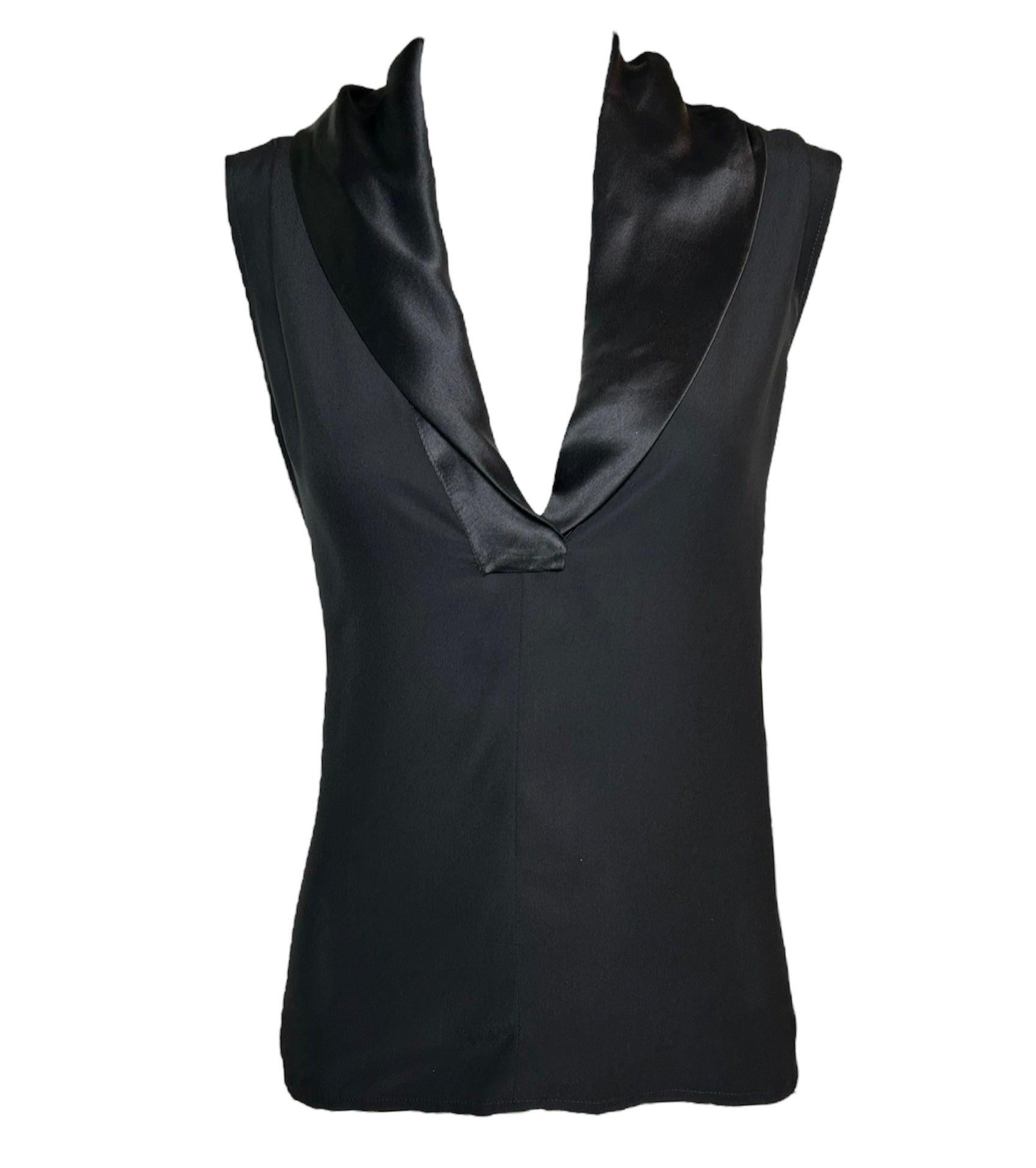 Chanel Schwarze Seidenbluse mit tiefem V-Ausschnitt und ärmelloser Bluse, 2000er Jahre im Angebot