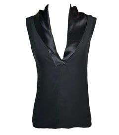 Chanel Schwarze Seidenbluse mit tiefem V-Ausschnitt und ärmelloser Bluse, 2000er Jahre