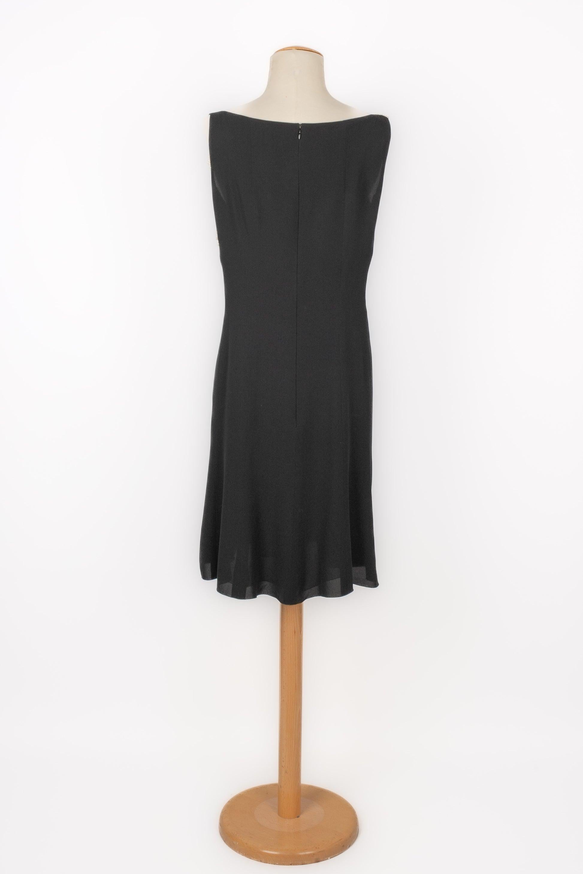 Chanel Vestido negro de seda de largo medio Crucero, 2001 Negro en venta
