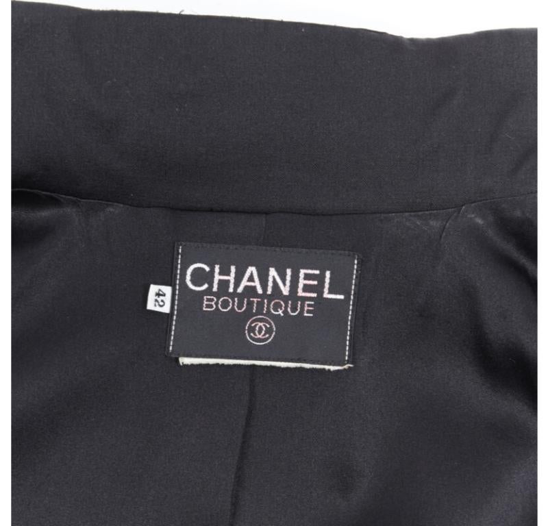 CHANEL Schwarze Mandarine-Jacke aus Seiden-Satin-Crêpe mit 4 Taschen und goldenem hohem Kragen FR42 im Angebot 6