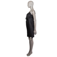 CHANEL Robe de cocktail en soie noire ornée de satin à une épaule 38