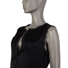 CHANEL Schwarzes ärmelloses Seiden-Cocktailkleid SATIN SNAP BUTTON TRIM 40