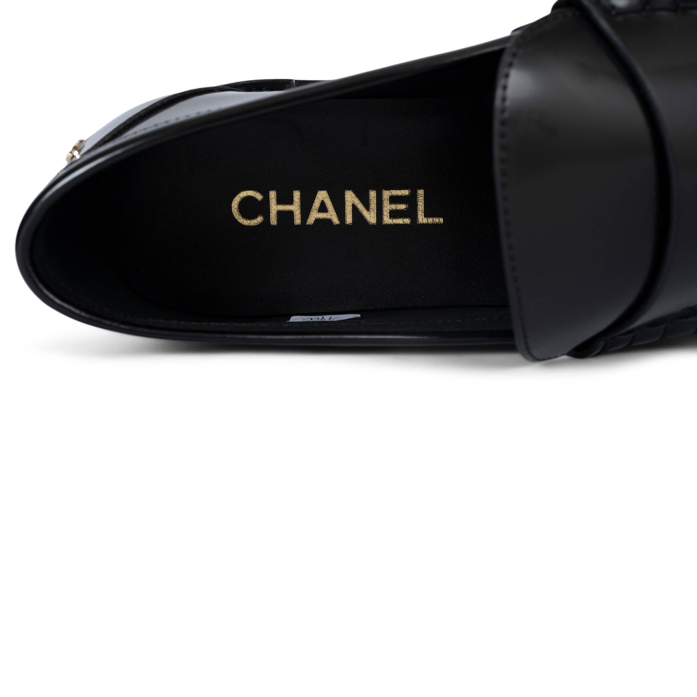 CHANEL black silk shiny leather 2023 23S Loafers Shoes 41.5 fit 41 For Sale 2