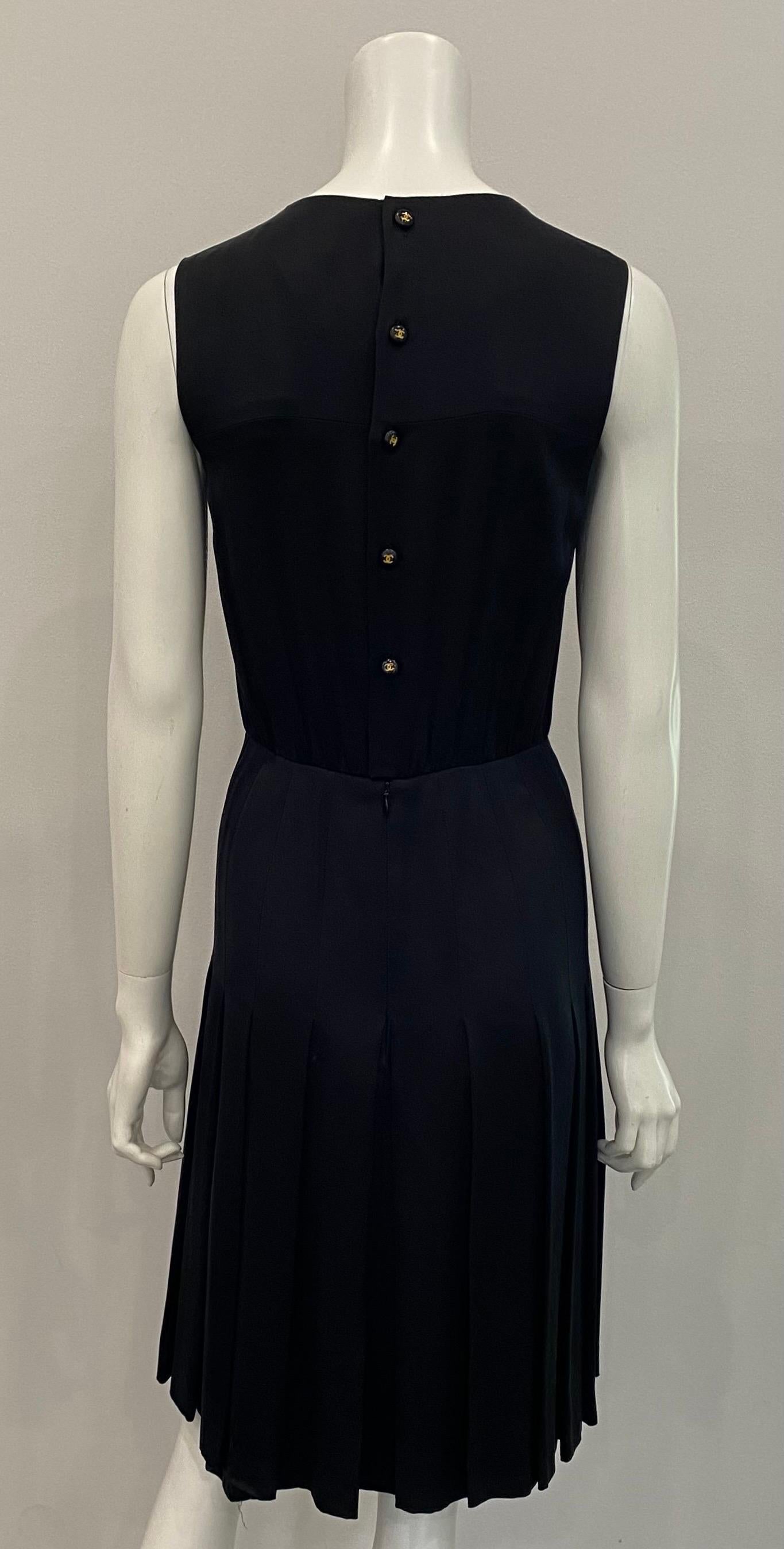 Women's Chanel Black Silk Sleeveless Dress - 36 - Circa 01A For Sale