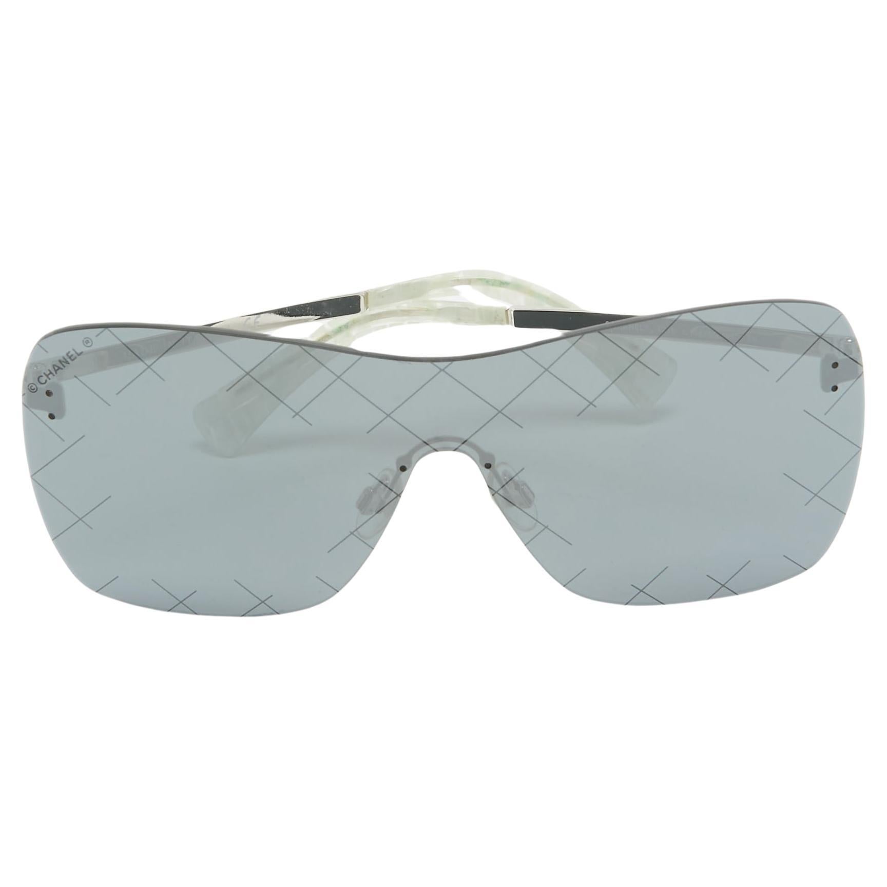 Chanel Schwarz/Silber 4215 Laufsteg Schild-Sonnenbrille im Angebot