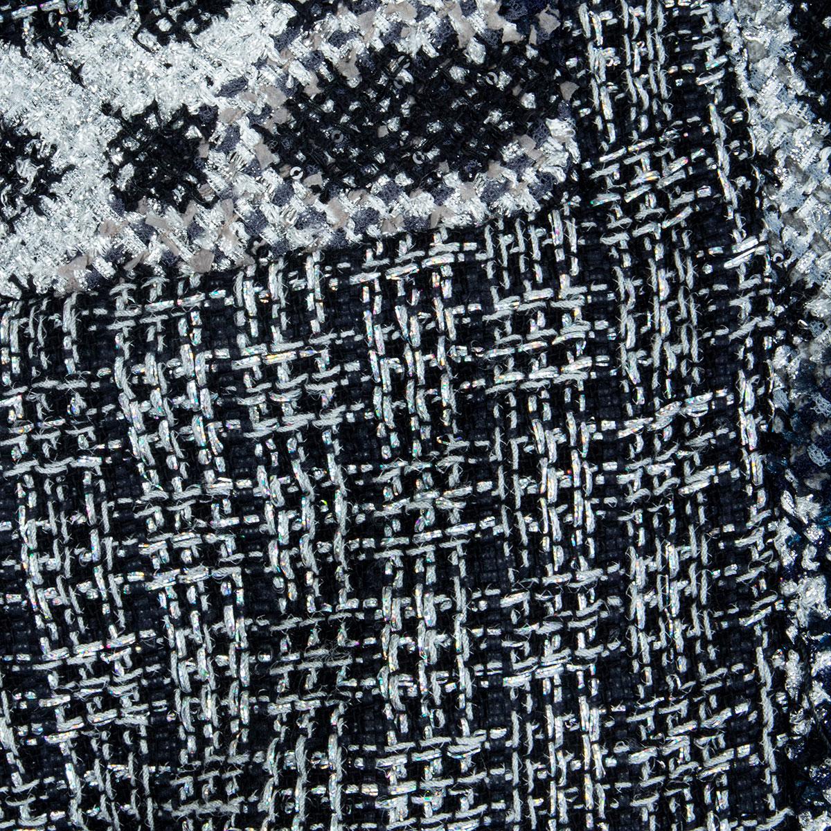 CHANEL black & silver cotton blend V-NECK TWEED Coat Jacket 38 S For Sale 2